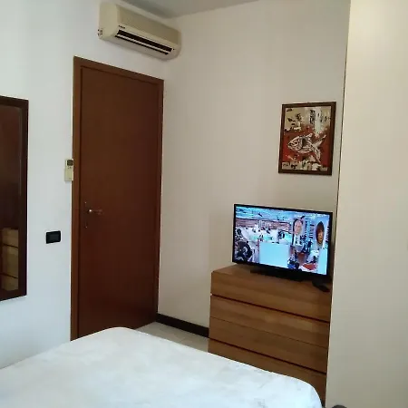 Roma-Tour Bed & Coffee Guest house